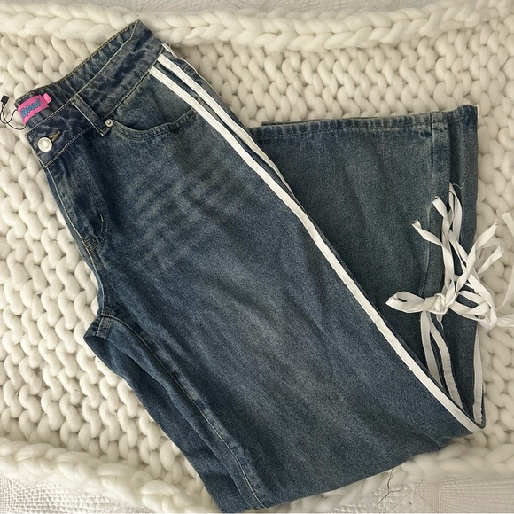 NWOT Edikted Blue Washed Low Rise Bow Ribbon Baggy Jeans - Picture 8 of 11